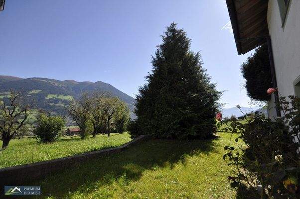 Doppelhaushälfte in Aussichtslage - Terrassenblick