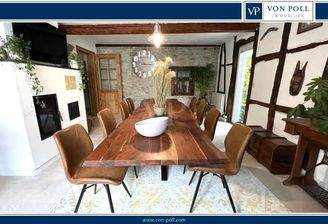 Idyllisches Fachwerkensemble mit schön gestaltetem Innenhof