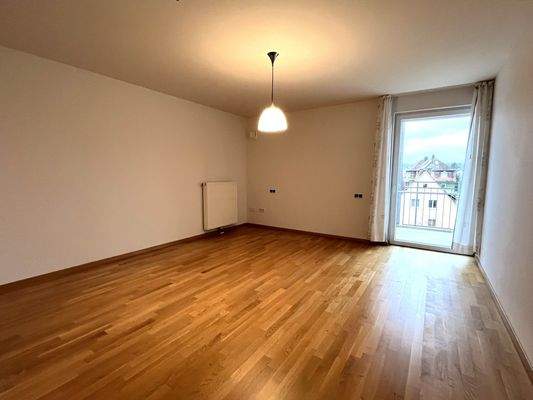 Geräumiges Schlafzimmer