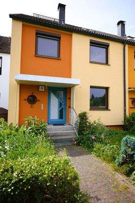 Vorderseite mit Haustür