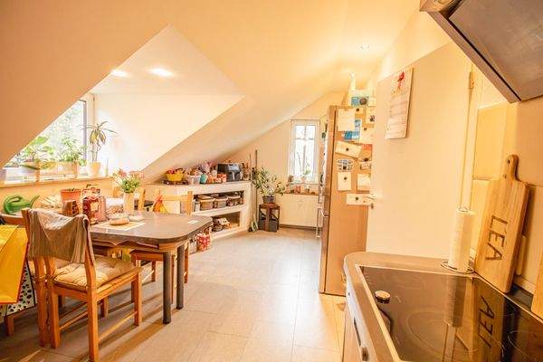 große, helle Küche