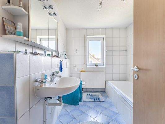 Dachgeschoss - Badezimmer