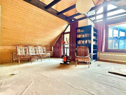 Schlafzimmer mit Balkonfenster 