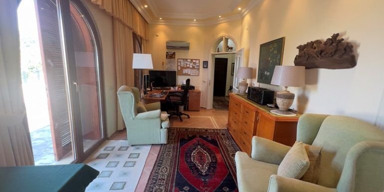 alanyaimmobilienturkei-grosse-privatvilla-in-alany