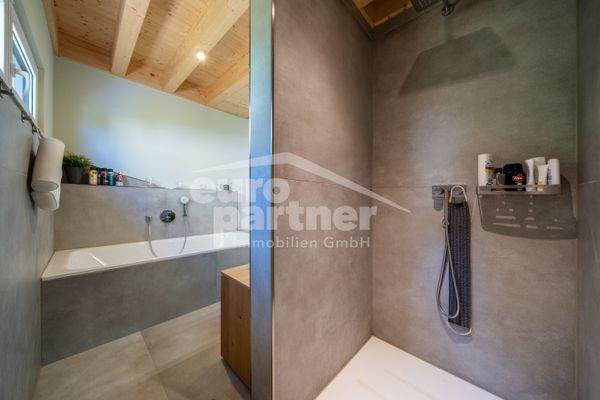 Badezimmer Ansicht II (EG)