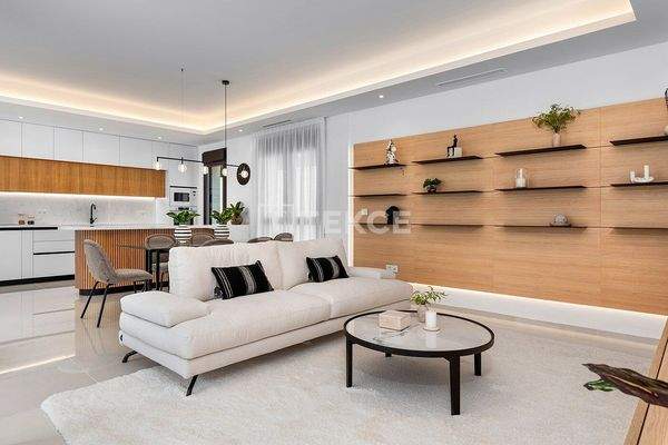 Elegant 3 Bedroom House with Pool and Solarium in Ciudad Quesada