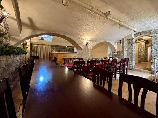 Historischer Gewölbekeller mit Mietschankwirtschaft