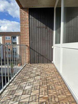 Balkon mit Abstellraum