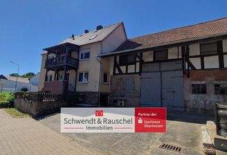 Ansicht Gebäude mit Wohnhaus