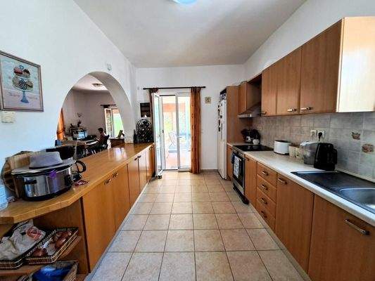 Kreta, Gavalochori: Charmante Landvilla mit drei Schlafzimmern und Pool zum Verkauf