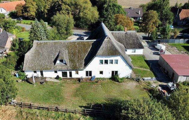 1) Luftbild 6, Rückansicht