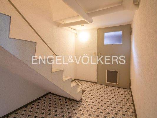 Treppe Keller/Ausgang Garten