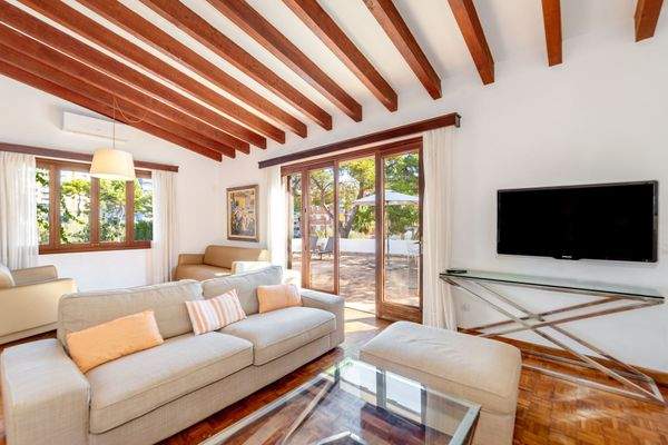 Wohnbereich mit Terrassenzugang