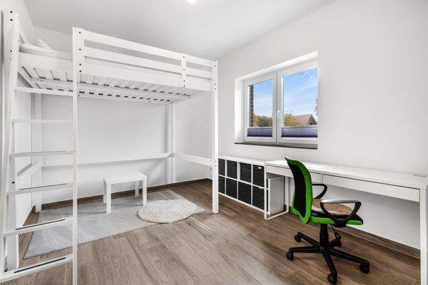 Kind 3 im Obergeschoss