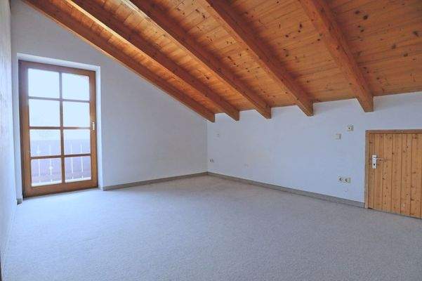 Kinderzimmer/Büro DG