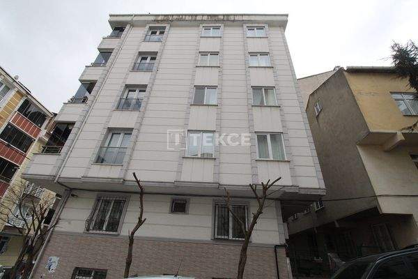 1-Bedroom Apartment Near Metrobus in İstanbul Esenyurt