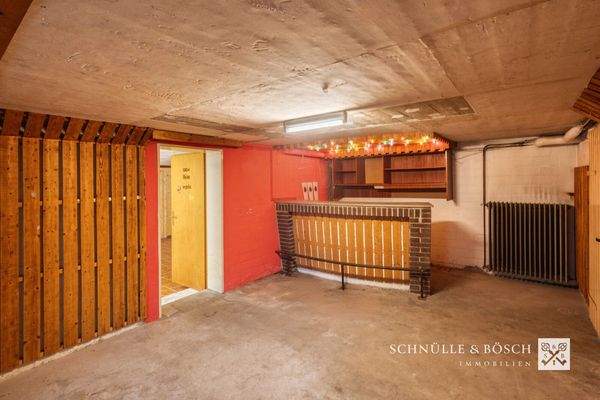 Der Keller hält eine Bar für Sie bereit