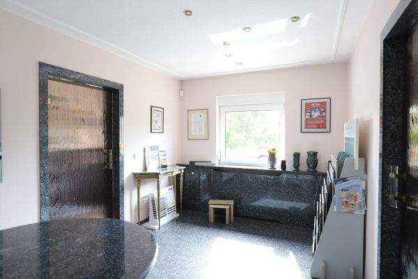 Besprechnungsraum und Büro 2