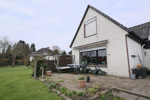 Terrasse Einheit 2 (saisolnale Anpassunug durch KI)