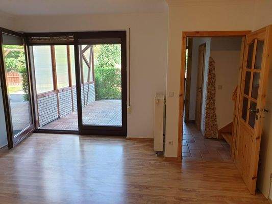 Wohnzimmer mit Terrasse