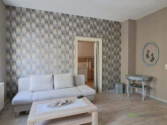 Blick zu Sofa und Küche