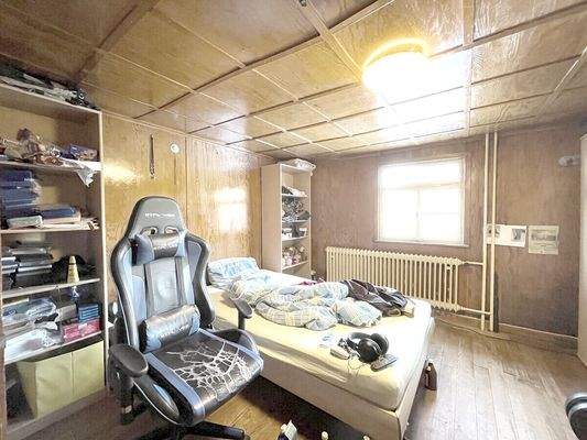 Weiteres großes Zimmer im Haupthaus