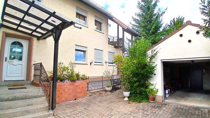 Blick in den Hof (Hauseingang).jpg