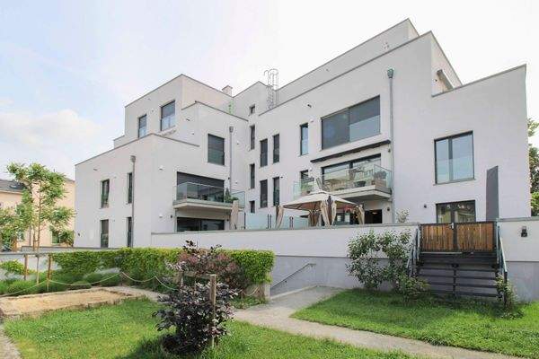 Rückansicht und Garten