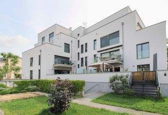 Rückansicht und Garten