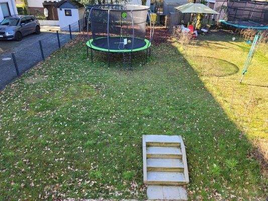 Garten mit Zugang zur Terrasse