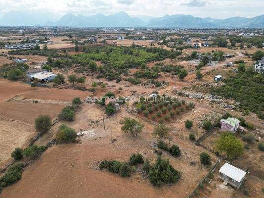 790 m² Build-Ready Land in Döşemealtı