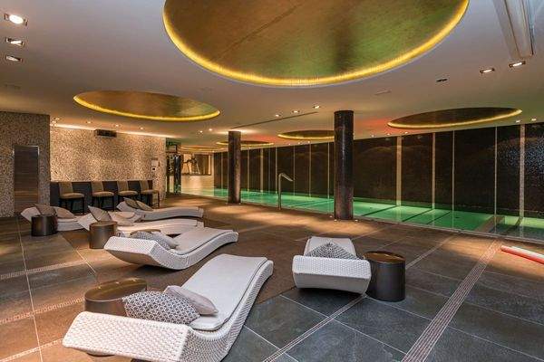 Blick zum Poolbereich