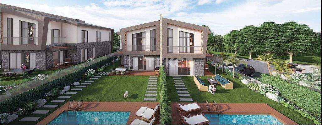 Nature and City View Villas in a Complex in İstanbul