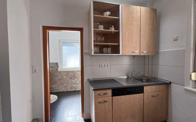Küche 2 WG Zimmer Stuttgart möbliert Zuffenhausen Wohnen auf zeit bei urbanbnb(1).jpeg