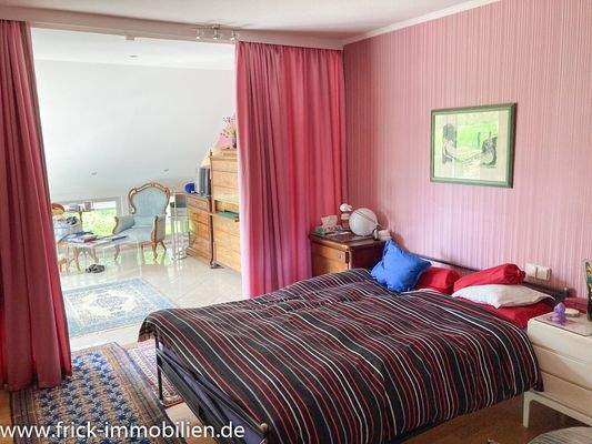 32-Schlafzimmer EG.JPG