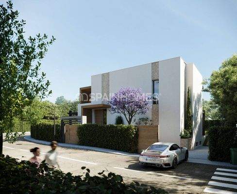 Lands with Building License Near the Beach in Estepona
