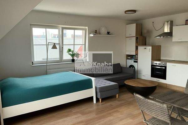 Helles, minimalistisches Apartment mit Pflanzen