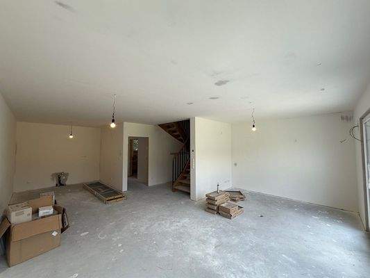 Küche mit Flur und Wohnzimmer