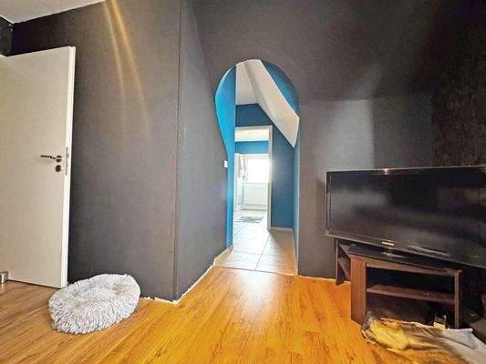 Durchgang zum Bad DG