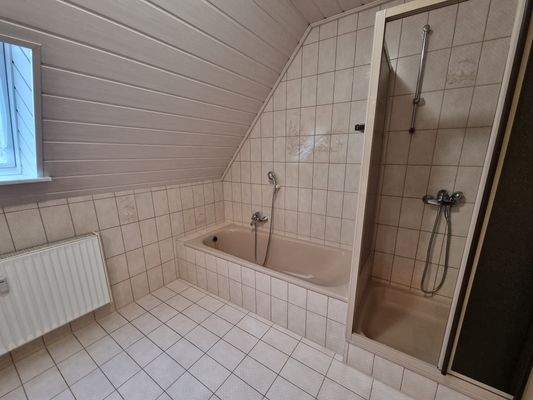 inkl. Dusche und Wanne.jpg