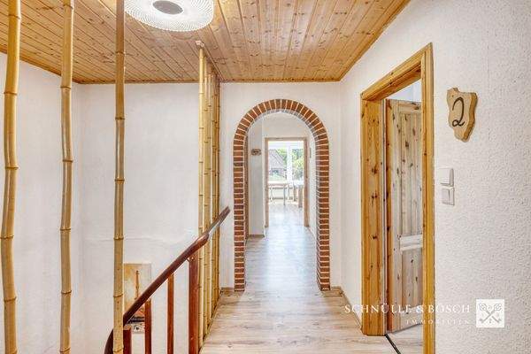 4 Zimmer, Küche, Bad im Dachgeschoss