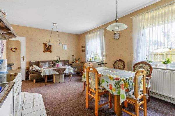 Küche und Esszimmer