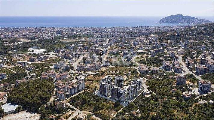 Flats with a Shared Pool Close to Social Amenities in Alanya
