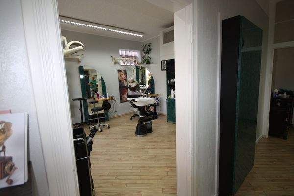 Friseursalon Raum links