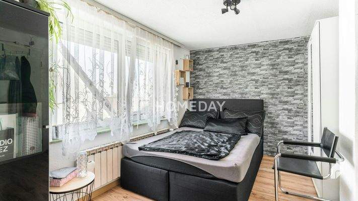 1. OG Schlafzimmer 1 1