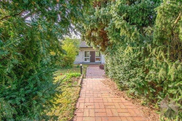 Außen I Eingangsbereich