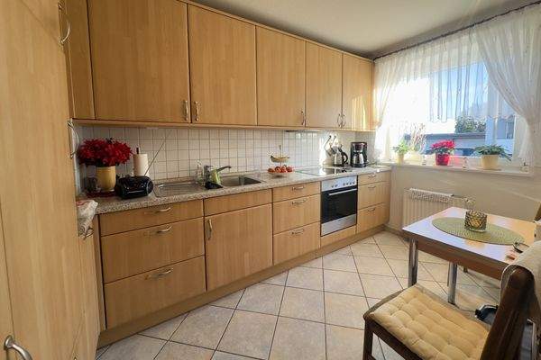 gepflegte Einbauküche