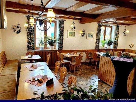 Innenansicht - Gemütlich, rustikal eingerichteter Gastraum