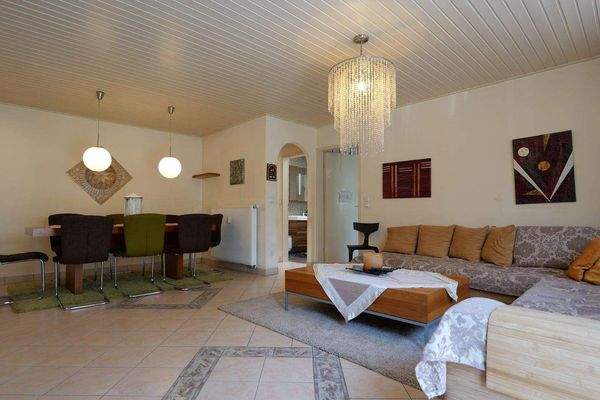 Wohnzimmer/Essbereich 