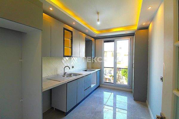 Spacious 3-Bedroom Apartment with Balcony in Istanbul